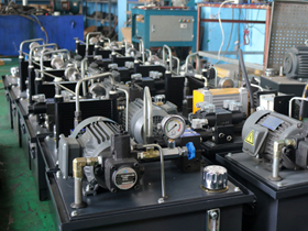 液壓系統(tong)成品區