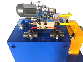 <b>液壓同步(bù)系統（液壓站）</b>