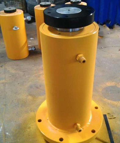 影響液壓油(yóu)缸使用壽命的因(yīn)素