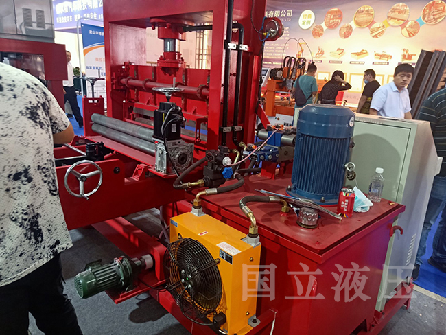 柴(chái)油機應急(jí)液壓系統(tǒng)